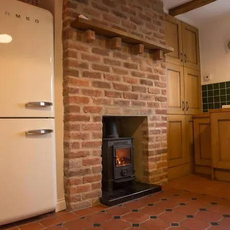 بيت للعطل Quaint Country Cottage Close To Centre Of York Nether Poppleton