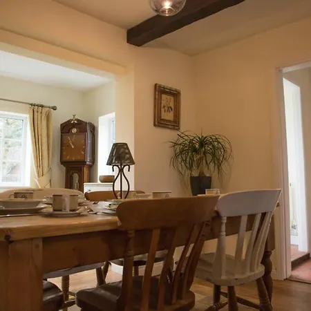 Quaint Country Cottage Close To Centre Of York