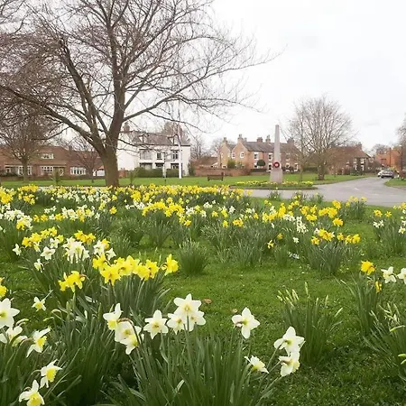 بيت للعطل Quaint Country Cottage Close To Centre Of York Nether Poppleton